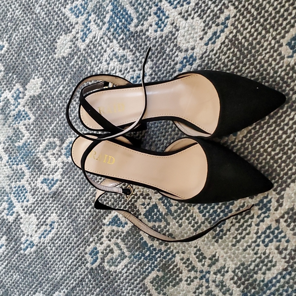 NEVER WORN black formal pumps size 10.5